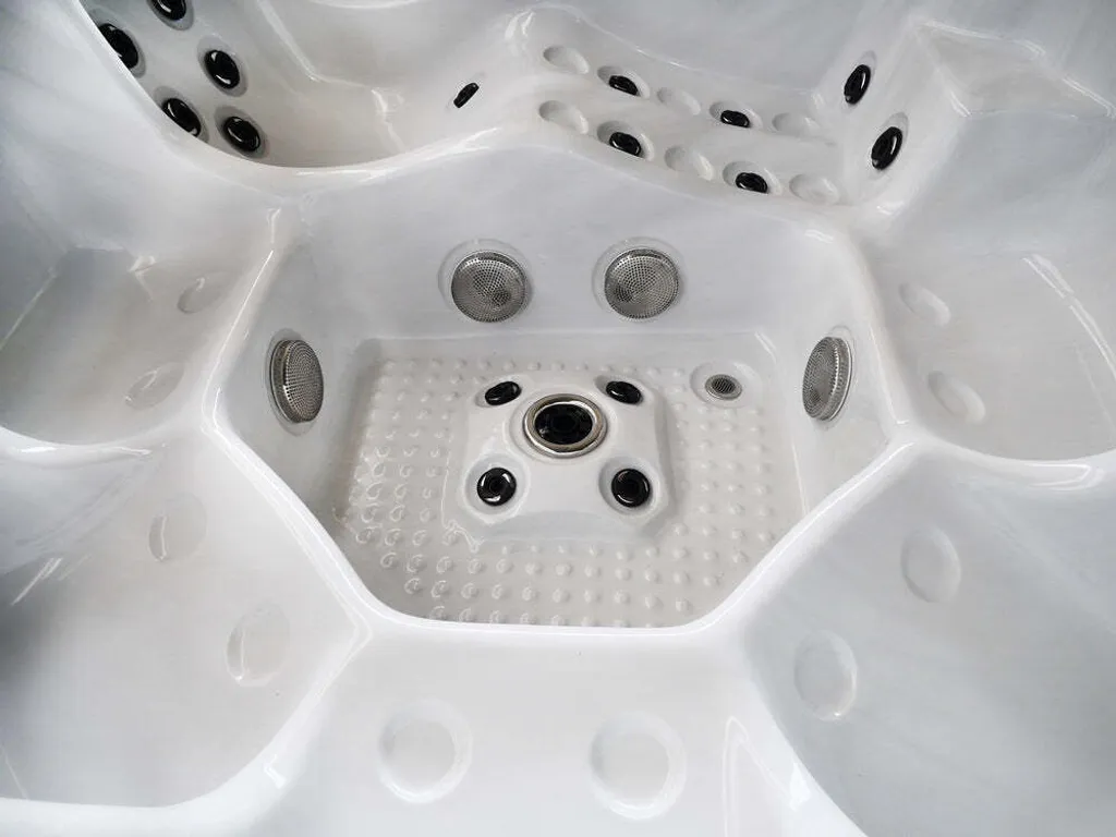 Outdoorwhirlpool Oasis Maxi Weiß Inkl. Treppe Und Abdeckung - 210 X 210 X 92cm 14 Outdoorwhirlpool Oasis Maxi Weiß Inkl. Treppe Und Abdeckung - 210 X 210 X 92cm – Bild 12