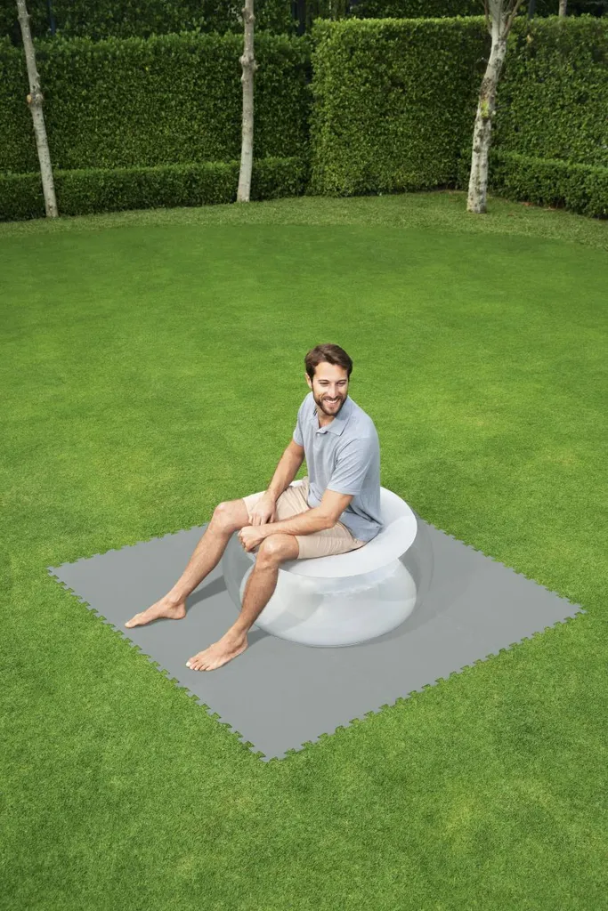 Bestway® Flowclear™ Pool-Bodenschutzfliesen Set, 9 Stück á 50 X 50 Cm, Grau 10 Bestway® Flowclear™ Pool-Bodenschutzfliesen Set, 9 Stück á 50 X 50 Cm, Grau – Bild 8