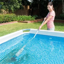 INTEX Pool-Sauger Mit 239cm Alu-Stange, Mit Ni-MH Batterien, Incl. USB Adaptor -Bestintex Geschaft b0036d0e1c9614b87b95b0cf6ebbe4f5