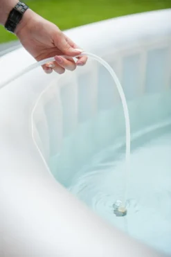 Miweba MSpa Whirlpool Externer Ozongenerator B0301891 Für Aufblasbaren Whirlpool -Bestintex Geschaft e413f9a077fd900a359f9c72a0f82fda