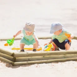 Massiver Sandkasten Holz Bausatz | 190x190cm Höhe 30cm | Größen 90-190cm | Höhen 20-40cm | Aus Palisaden