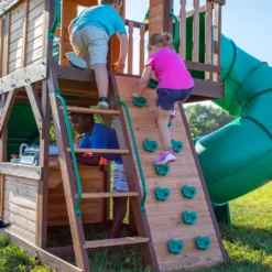 Backyard Discovery Cedar Cove Spielturm Aus Holz | XXL Spielhaus Für Kinder Mit Rutsche, Schaukel, Kletterwand & Aussichtsplattform | Stelzenhaus Für Den Garten -Bestintex Geschaft fc6727707189f42a960730fb7ac3d418